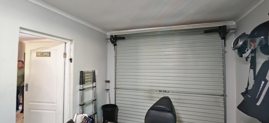 3 Bedroom Property for Sale in Dana Bay Western Cape